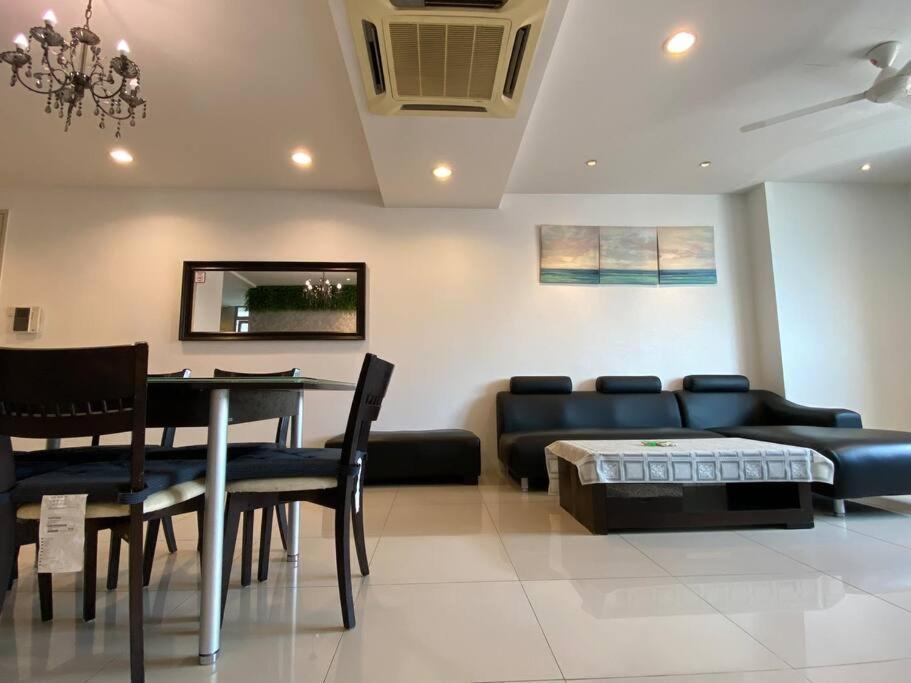 Ferienwohnung Spacious 3R,2R,Studio 5Min Walk To Time Square,Lalaport, Pool,Gym,Wifi Kuala Lumpur Exterior foto