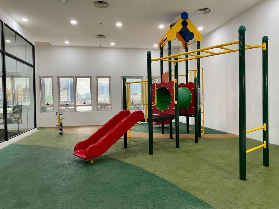 Ferienwohnung Spacious 3R,2R,Studio 5Min Walk To Time Square,Lalaport, Pool,Gym,Wifi Kuala Lumpur Exterior foto