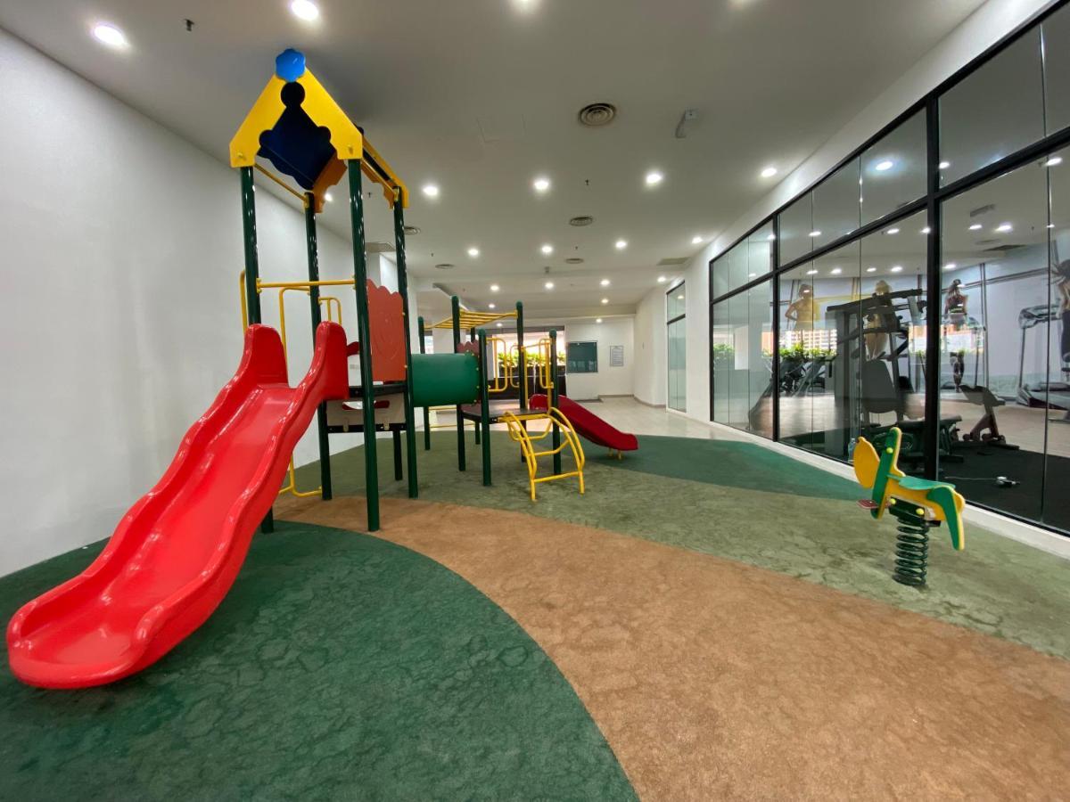 Ferienwohnung Spacious 3R,2R,Studio 5Min Walk To Time Square,Lalaport, Pool,Gym,Wifi Kuala Lumpur Exterior foto